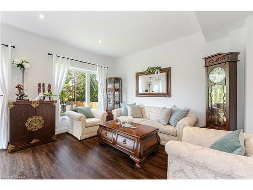 43 Ferris Circle, Guelph, ON - Indoor Photo Showing Living Room