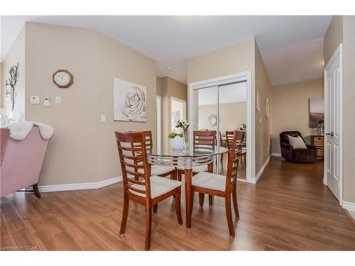 120-760 Woodhill Drive, Fergus, ON - Indoor Photo Showing Dining Room