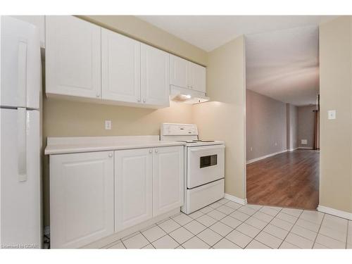 102-245 Queen Street West, Fergus, ON - Indoor Photo Showing Kitchen