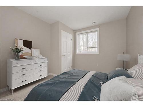 102-245 Queen Street West, Fergus, ON - Indoor Photo Showing Bedroom