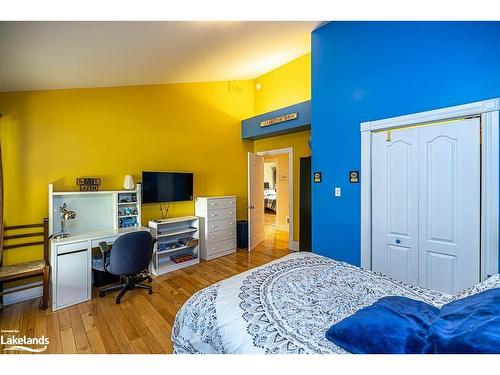 2059 Upper Big Chute Road, Coldwater, ON - Indoor Photo Showing Bedroom