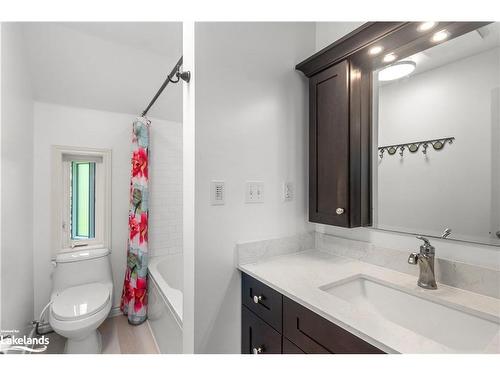 8870 County 93 Road, Midland, ON - Indoor Photo Showing Bathroom