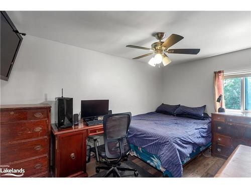 8870 County 93 Road, Midland, ON - Indoor Photo Showing Bedroom