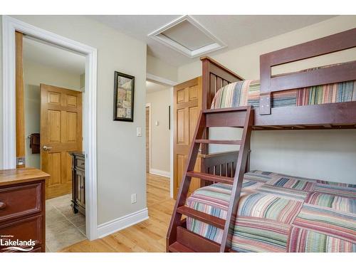 109-7-1052 Rat Bay Road, Lake Of Bays (Twp), ON - Indoor Photo Showing Bedroom