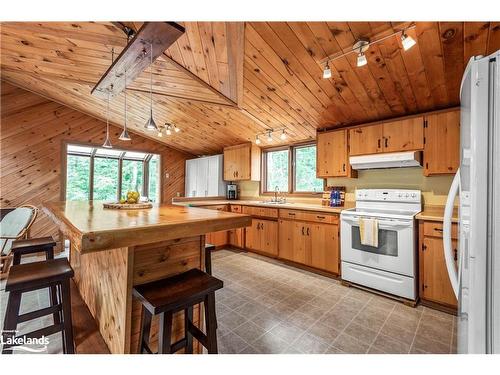 38 Sr405 Severn River Shore, Muskoka Lakes Twp, ON - Indoor Photo Showing Kitchen