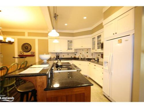 1020 Birch Glen V10 W4, P2 Road, Baysville, ON - Indoor Photo Showing Kitchen With Double Sink