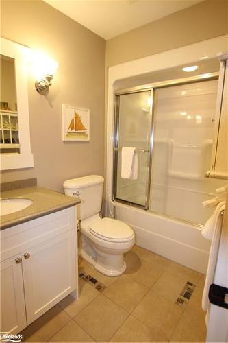 1020 Birch Glen V10 W4, P2 Road, Baysville, ON - Indoor Photo Showing Bathroom
