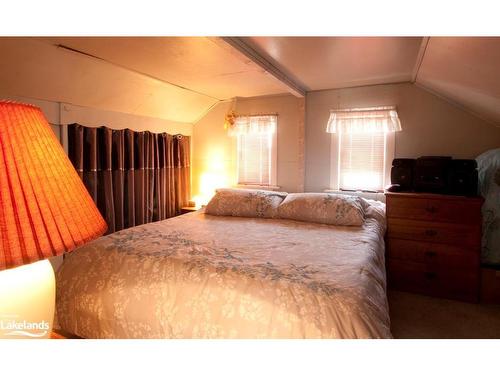 4352 124 County Road, Clearview, ON - Indoor Photo Showing Bedroom