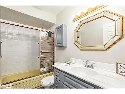 2 Campbell Street, Collingwood, ON - Indoor Photo Showing Bathroom