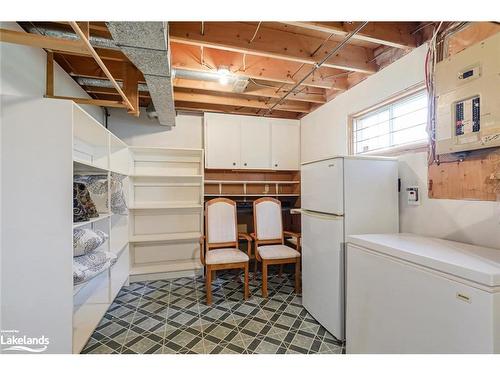 2 Campbell Street, Collingwood, ON - Indoor Photo Showing Laundry Room