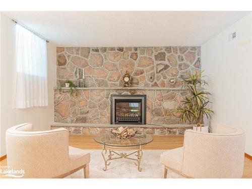 38 2Nd Street W, Owen Sound, ON - Indoor Photo Showing Living Room With Fireplace