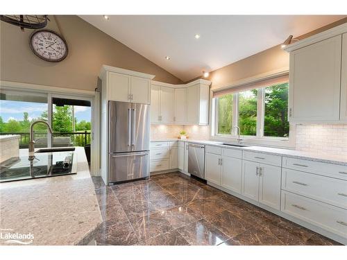 160 Robertson Avenue, Meaford Municipality, ON - Indoor Photo Showing Kitchen With Upgraded Kitchen