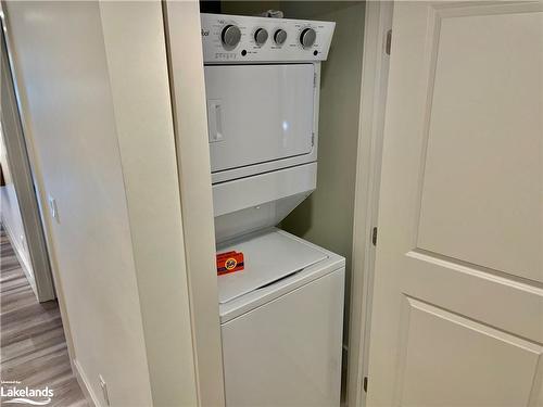 4404-4406-9 Harbour Street E, Collingwood, ON - Indoor Photo Showing Laundry Room