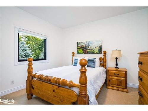 20 Trails End, Collingwood, ON - Indoor Photo Showing Bedroom