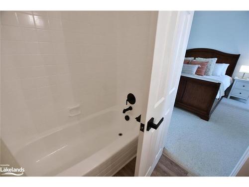 207 Escarpment Crescent, Collingwood, ON - Indoor Photo Showing Bathroom