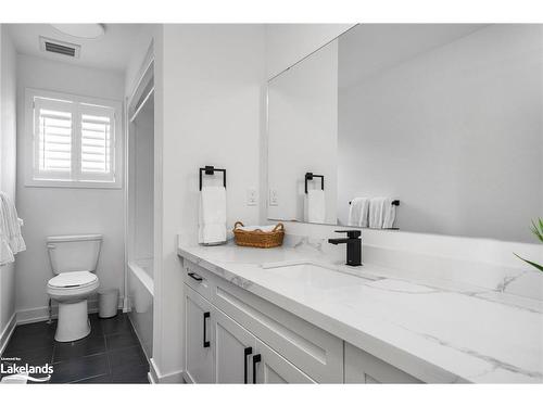 15 Maidens Crescent, Collingwood, ON - Indoor Photo Showing Bathroom