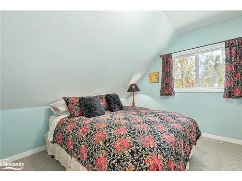 125 Pioneer Lane, The Blue Mountains, ON - Indoor Photo Showing Bedroom