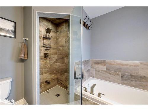 43 Carpenter Street, Collingwood, ON - Indoor Photo Showing Bathroom