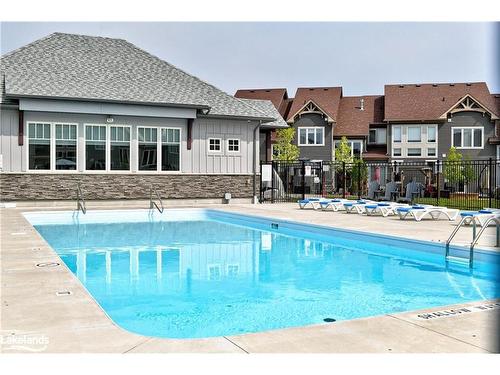 43 Carpenter Street, Collingwood, ON - Outdoor With In Ground Pool