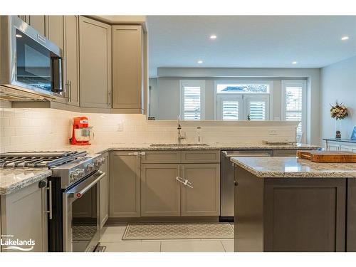 14 Wilson Street, Collingwood, ON - Indoor Photo Showing Kitchen With Stainless Steel Kitchen With Upgraded Kitchen