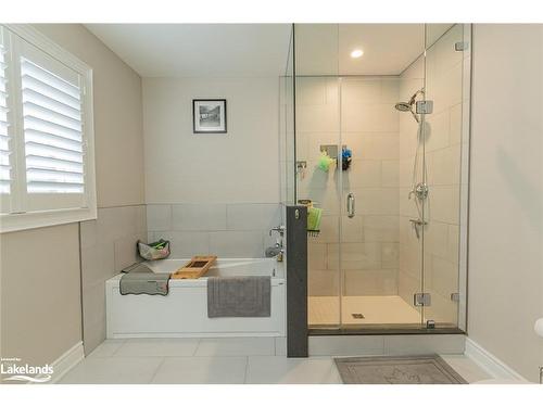 14 Wilson Street, Collingwood, ON - Indoor Photo Showing Bathroom