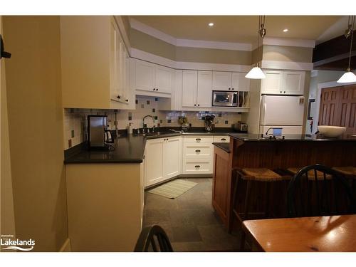 1020 Birch Glen V 11, W 5 Road, Baysville, ON - Indoor Photo Showing Kitchen