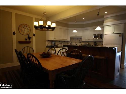 1020 Birch Glen V 11, W 5 Road, Baysville, ON - Indoor Photo Showing Dining Room