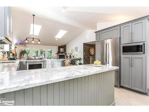 114 Wasaga Sands Drive, Wasaga Beach, ON - Indoor Photo Showing Kitchen With Upgraded Kitchen