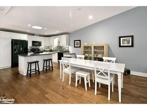 20 Chestnut Lane, Wasaga Beach, ON - Indoor Photo Showing Dining Room
