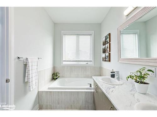 87 Mclean Avenue, Collingwood, ON - Indoor Photo Showing Bathroom