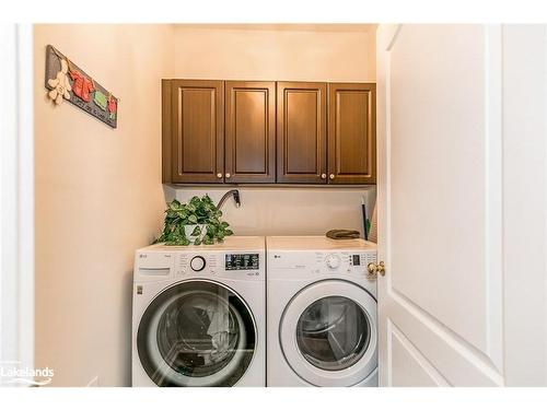 16 Marine View Drive, Collingwood, ON - Indoor Photo Showing Laundry Room