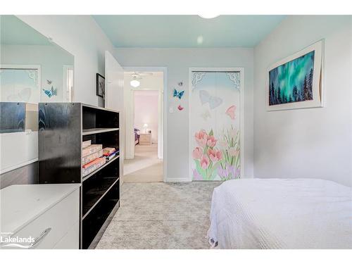 6872 Darcel Avenue, Mississauga, ON - Indoor Photo Showing Bedroom