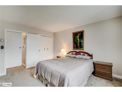 4295 Southwood Road, Torrance, ON - Indoor Photo Showing Bedroom
