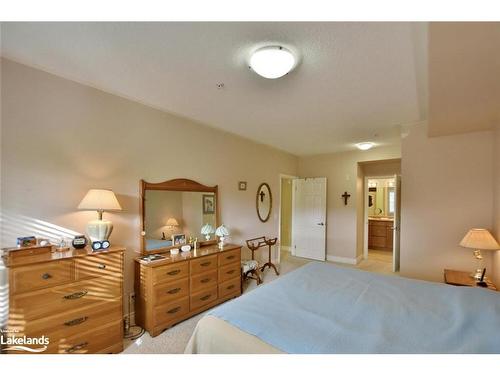 303-91 Raglan Street, Collingwood, ON - Indoor Photo Showing Bedroom