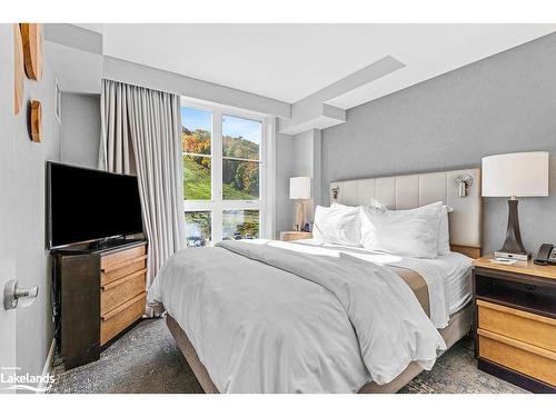 405-220 Gord Canning Drive, The Blue Mountains, ON - Indoor Photo Showing Bedroom