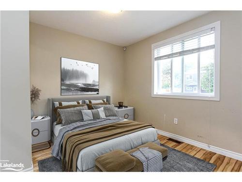 24 Glenwood Drive, Wasaga Beach, ON - Indoor Photo Showing Bedroom