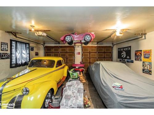 4060 10Th Side Road, Bradford, ON - Indoor Photo Showing Garage