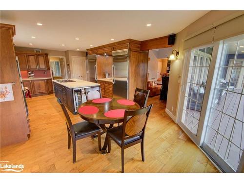420 Cedar Lane, Bracebridge, ON - Indoor Photo Showing Dining Room