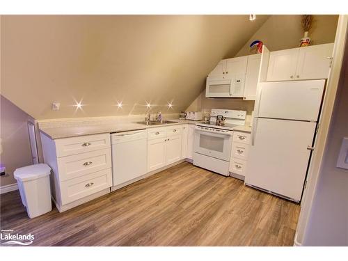 420 Cedar Lane, Bracebridge, ON - Indoor Photo Showing Kitchen With Double Sink