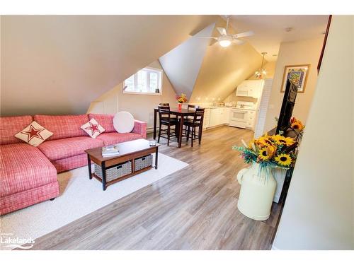 420 Cedar Lane, Bracebridge, ON - Indoor Photo Showing Living Room