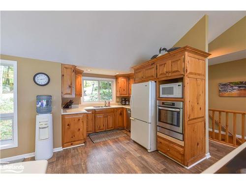 234 North Shore Drive, Tiny, ON - Indoor Photo Showing Kitchen
