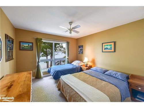 234 North Shore Drive, Tiny, ON - Indoor Photo Showing Bedroom