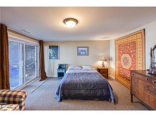 234 North Shore Drive, Tiny, ON - Indoor Photo Showing Bedroom