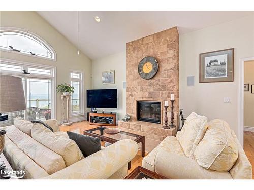 133 Lakeshore Road E, The Blue Mountains, ON - Indoor Photo Showing Living Room With Fireplace