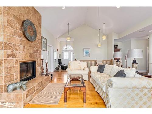 133 Lakeshore Road E, The Blue Mountains, ON - Indoor Photo Showing Living Room With Fireplace