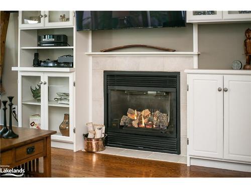 136 Algonquin Drive, Meaford, ON - Indoor Photo Showing Living Room With Fireplace