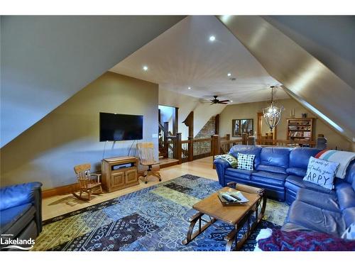 128 Snowbridge Way, The Blue Mountains, ON - Indoor Photo Showing Living Room