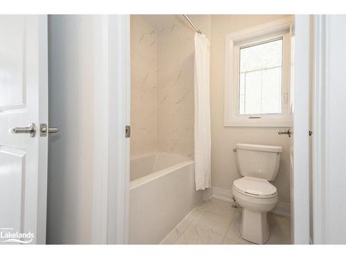 465 Adelaide Street, Arthur, ON - Indoor Photo Showing Bathroom