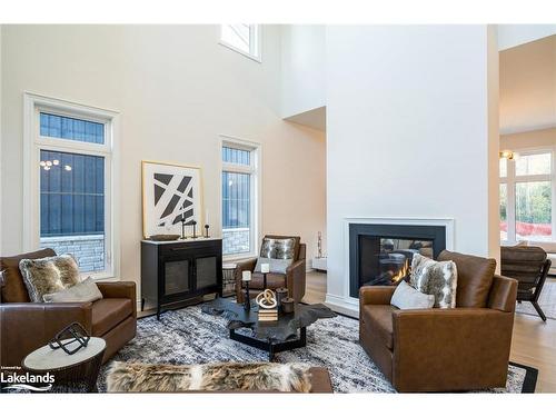 116 Dorothy Drive, Clarksburg, ON - Indoor Photo Showing Living Room With Fireplace