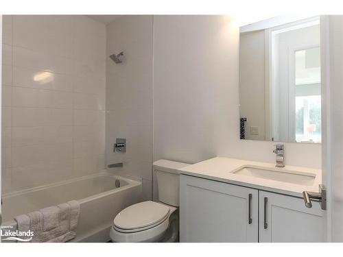 213-1 Hume Street, Collingwood, ON - Indoor Photo Showing Bathroom